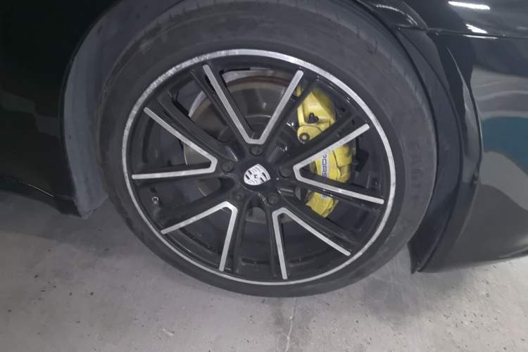 Used Porsche Panamera 2014 Panamera 4S Executive 3.0T Right Front Wheel Hub