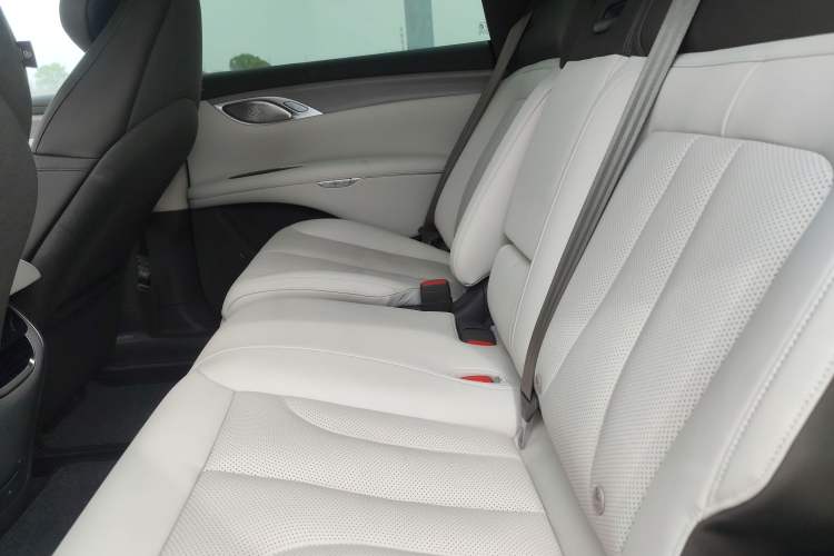 Used IM LS7 2023 90 kWh Elite Rear-Drive Version Left Rear Seat