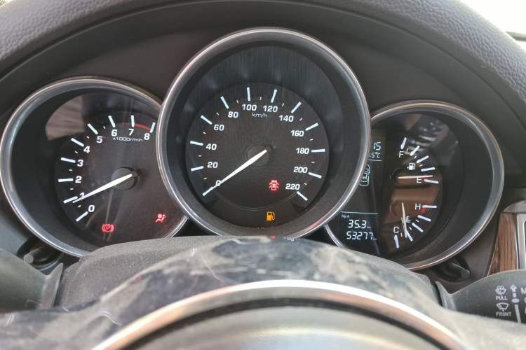 Used Zotye SR9 2017 2.0T Manual "Ultimate Light" Edition Instrument Cluster