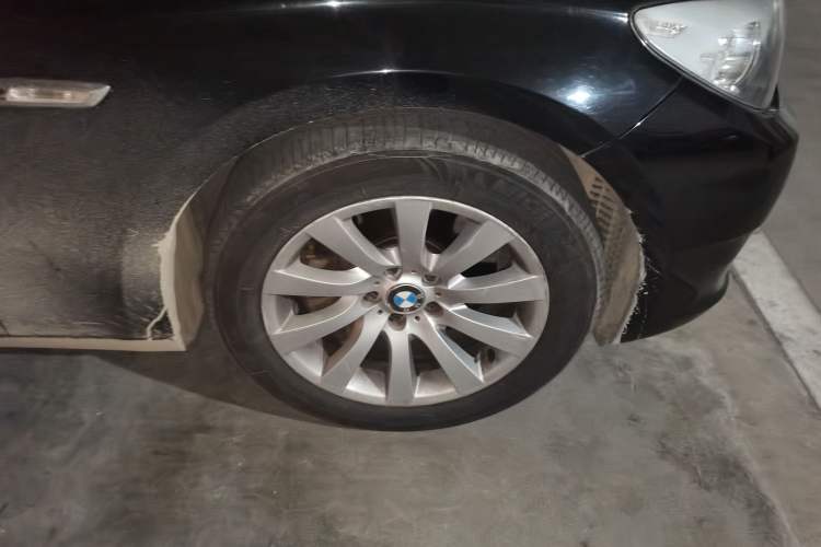 Used BMW 5 Series GT 2010 535i Leading Model Right Front Wheel Hub