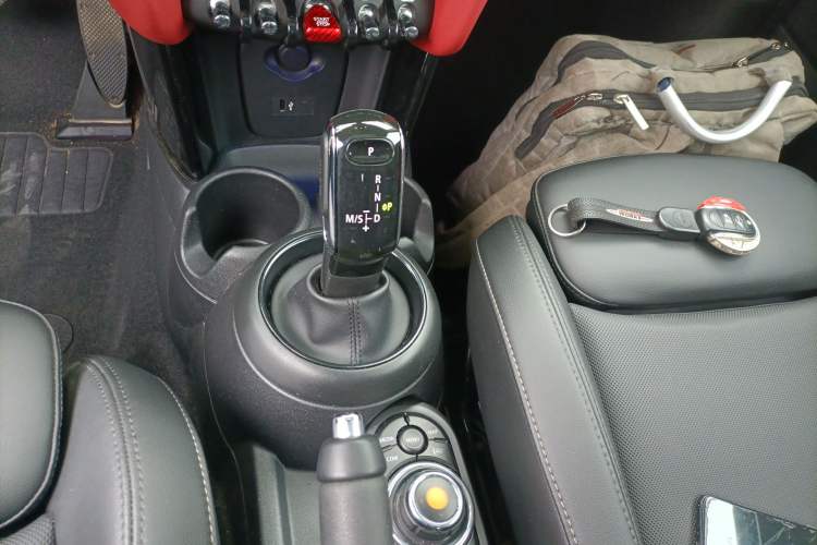 Used MINI MINI 2021 1.5T COOPER Classic Edition