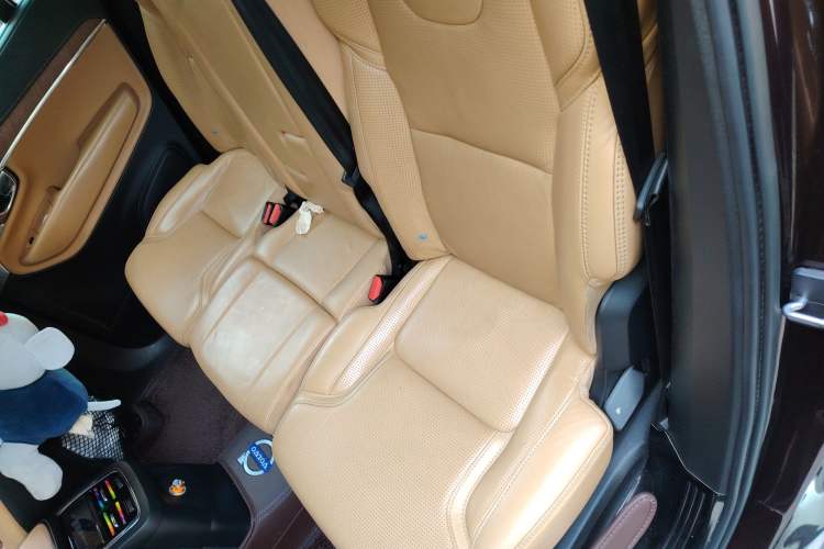 Used Volvo XC90 New Energy 2018 E-Drive Hybrid T8 Prestige 7-Seater Left Rear Seat