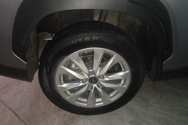 Used Toyota Corolla Cross 2022 2.0L Pioneer Edition Right Rear Wheel Hub