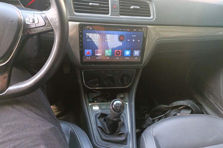 Used Volkswagen Lavida 2017 1.6L Manual Comfort Edition Audio And AC Panel