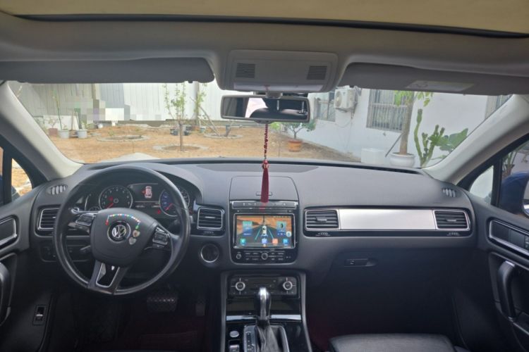 Used Volkswagen Touareg 2017 3.0 TSI Touareg Model Center Console