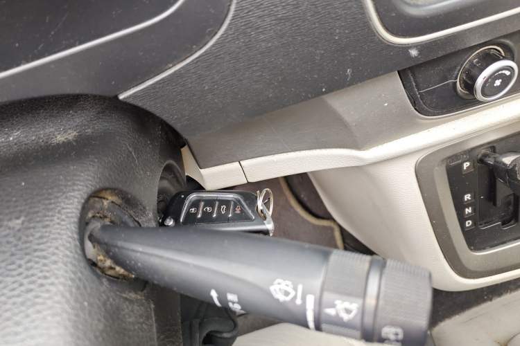 Used SAIC MAXUS G10 2014 2.0T Automatic Elite Edition