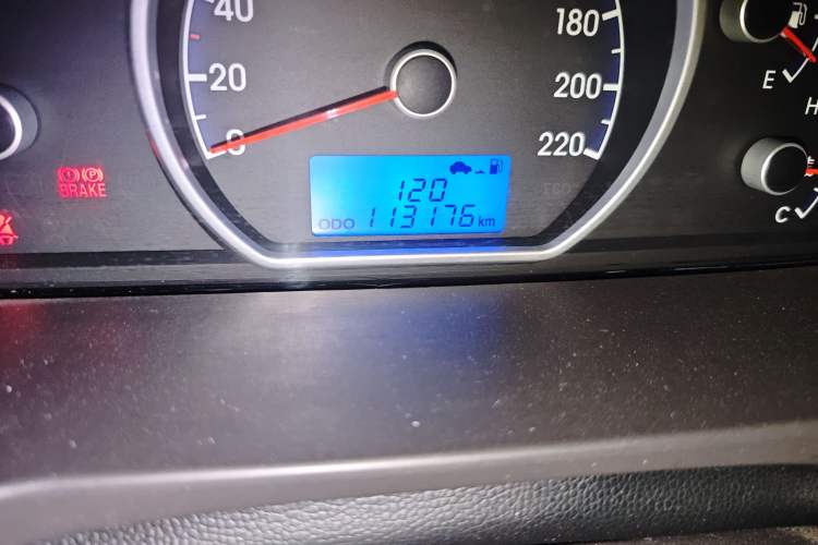 Used Hyundai Celesta 2011 1.6L Manual Luxury Model
