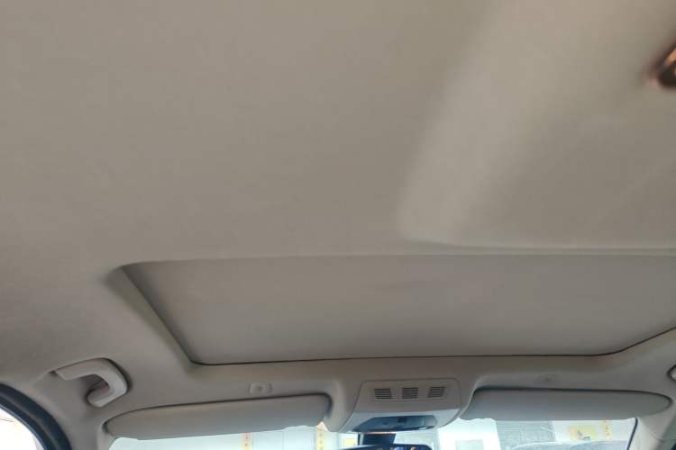 Used BMW 5 Series 2014 530Li Leading Model Headliner