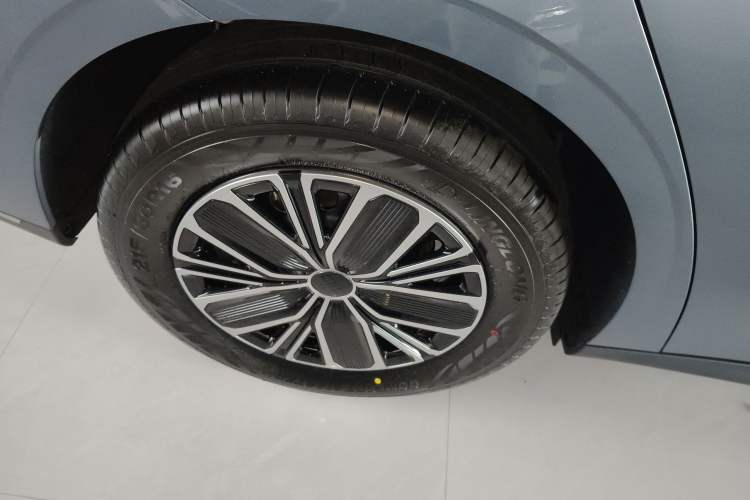 Used Geely Galaxy Stellar 6 2026 Model 125km Free-Style Edition Exterior 5