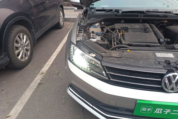 Used Volkswagen Sagitar 2017 230TSI Automatic Luxury Edition
