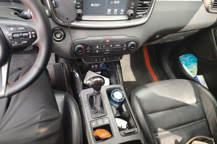 Used Kia Sorento 2015 Sorento L 2.4L Gasoline 4WD Elite Edition 7 Seats China IV Standard
