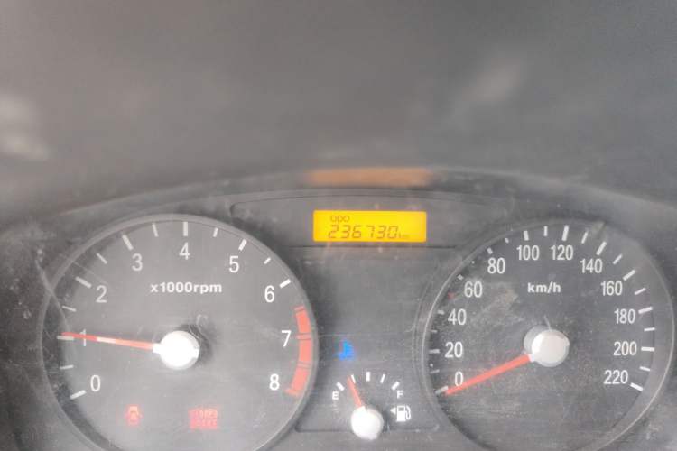 Used Kia Rio 2007 1.4L MT GL Odometer Close Up