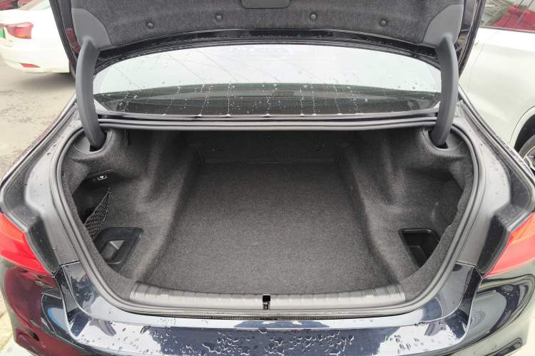 Used BMW 5 Series 2019 530Li Leading Model M Sport Package