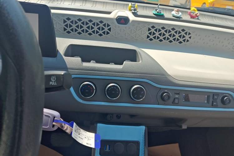 Used Dongfeng Fengon MINIEV 2022 Simple Style Comfort Version Audio And AC Panel