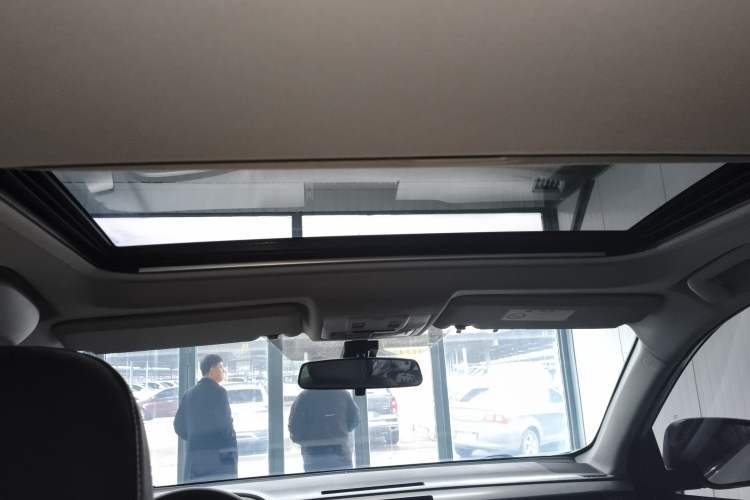 Used Toyota RAV4 2016 2.0L CVT Two-Wheel Drive Comfort Edition China V Standard Headliner