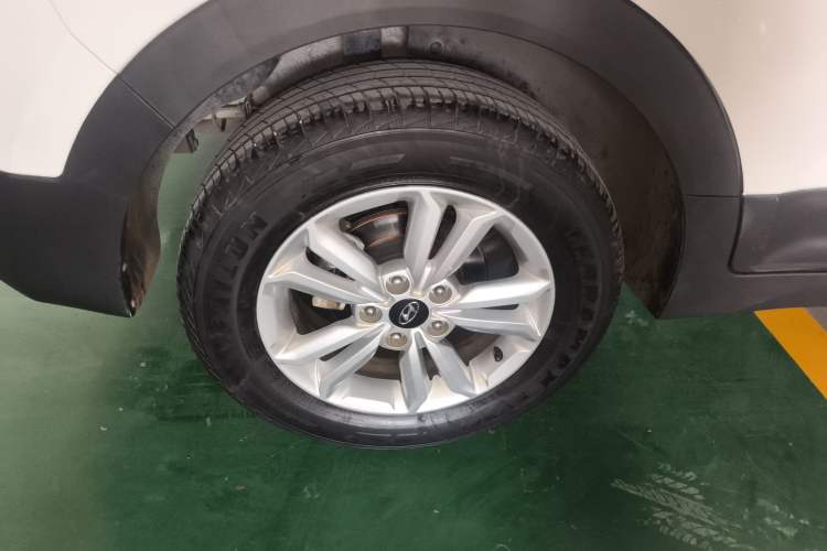 Used Hyundai ix25 2015 1.6L Automatic Two-Wheel Drive Fashionable GS Model Exterior 5