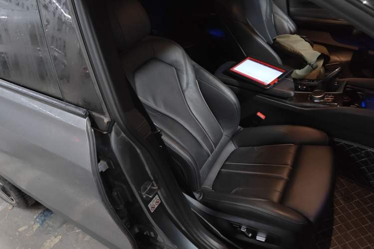 Used BMW 6 Series GT 2022 630i M Sport Package Right Front Seat