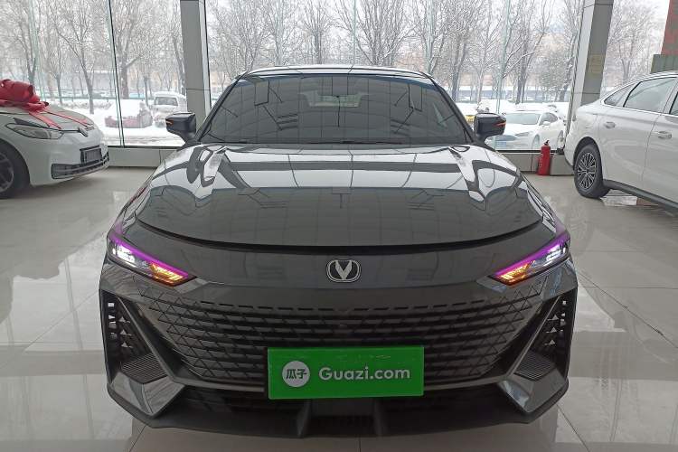 Used Changan UNI-V 2023 1.5T Premium Model
