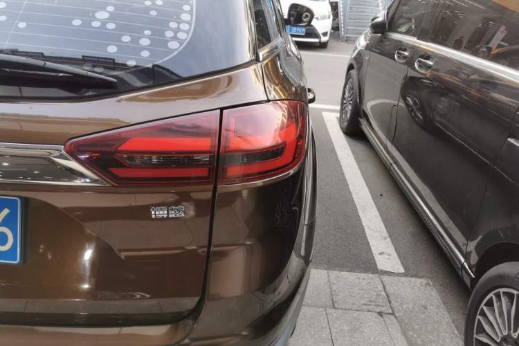 Used Geely Auto Emgrand X7 Sport 2018 1.8TD Automatic Two-Wheel Drive Zhiya Model
