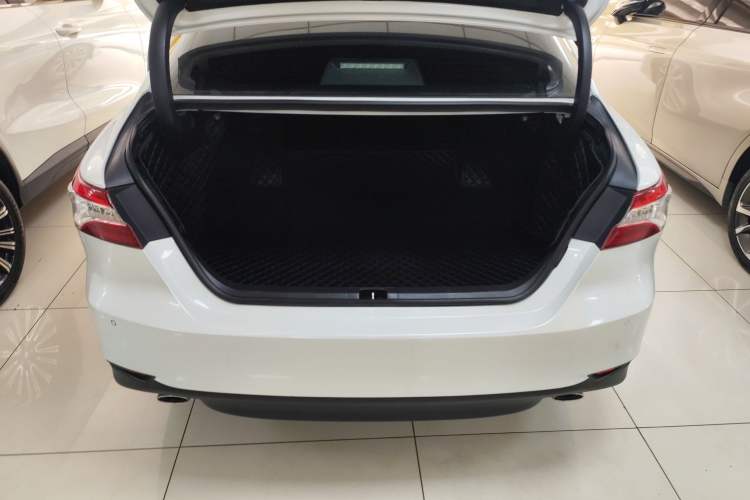 Used Toyota Camry 2021 2.0G Luxury Edition Trunk