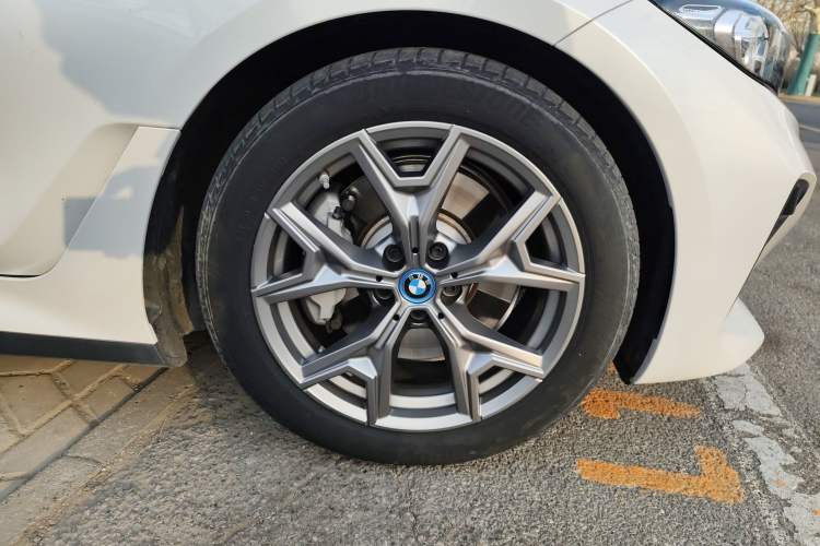 Used BMW i3 2024 eDrive 35 L
