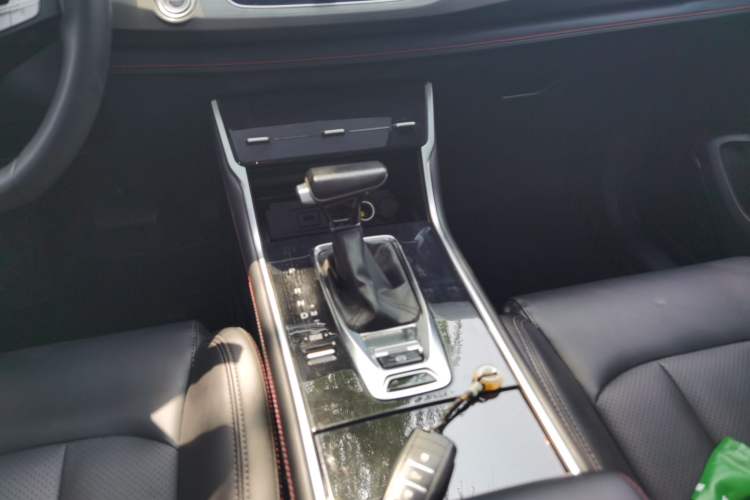 Used CHANGAN CS75 2021 Honor Million Edition 280T DCT Luxury Model Gear Lever