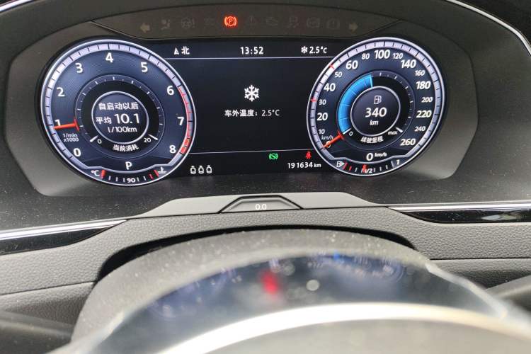 Used Volkswagen Variant 2016 380TSI Two-Wheel Drive R-Line Version
