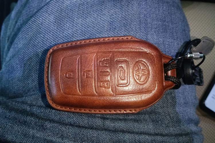 Used Toyota SIENNA 2023 2.5L Hybrid Deluxe Edition