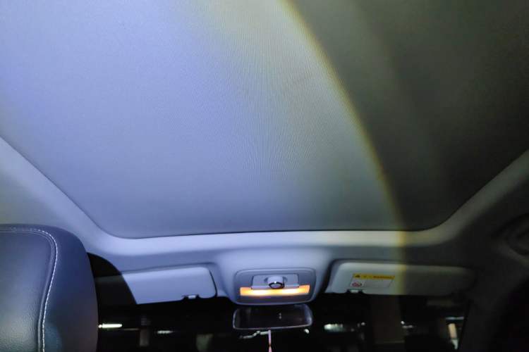 Used Roewe RX5 2019 20T Two-Wheel Drive Automatic 4G Connected Platinum Edition