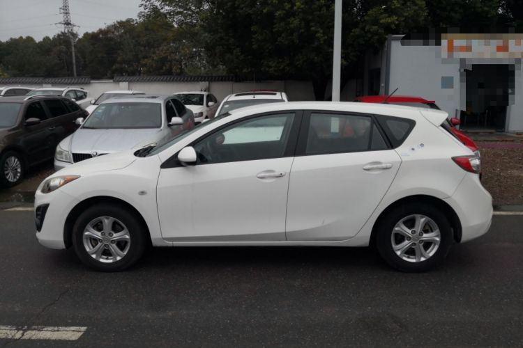 Used Mazda Mazda 3 2015 Hatchback 1.6L Manual Comfort Edition
