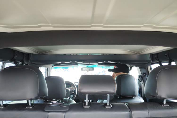 Used BAIC Off-Road BJ40 2017 40L 2.3T Automatic All-Wheel Drive Ring of the Tower Champion Edition
