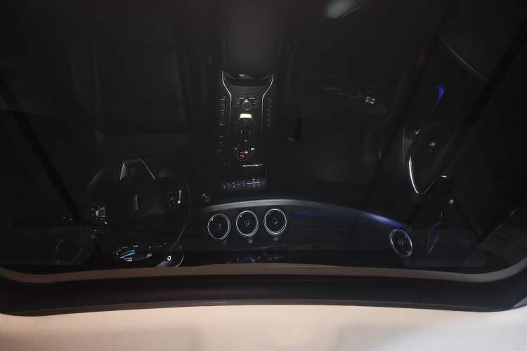 Used Wey VV5 2020 1.5T Two-Wheel Drive Smart Pioneer
