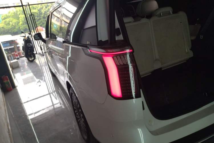 Used Zeekr 009 2022 WE Edition
