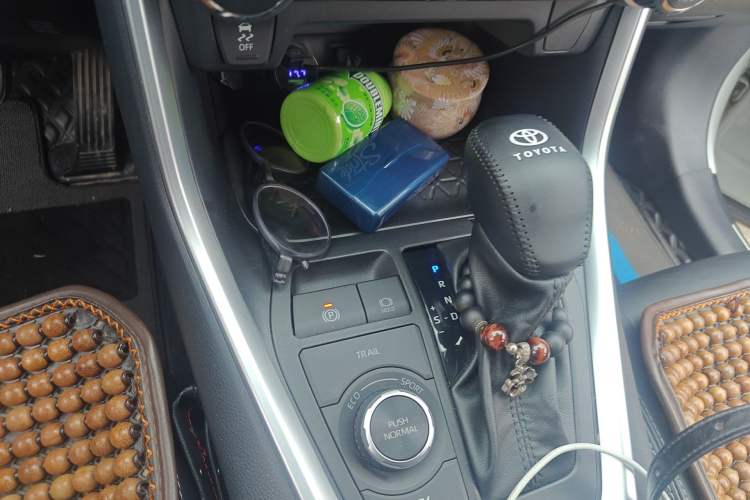 Used Toyota Wildlander 2022 Dual-Motor 2.5L E-CVT 4x4 Luxury PLUS Edition Vehicle Key