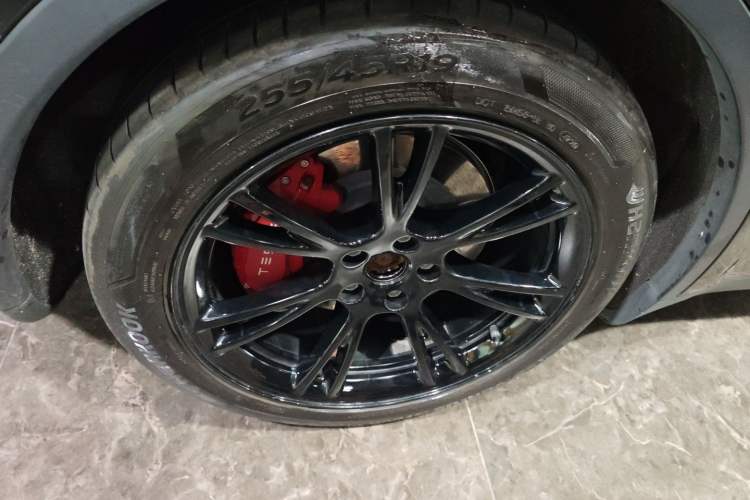 Used Tesla Model Y 2021 Long-Range All-Wheel-Drive Version