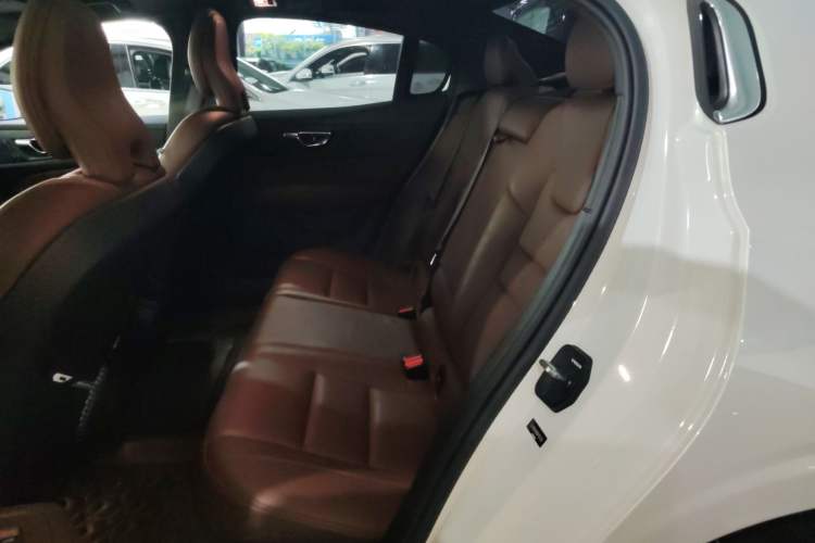 Used Volvo S60 2022 B4 Zhiyuan Luxury Edition