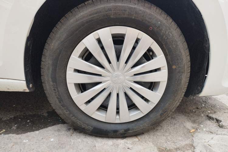 Used Volkswagen Santana 2019 1.5L Manual Fashion Edition China VI Standard Right Front Wheel Hub