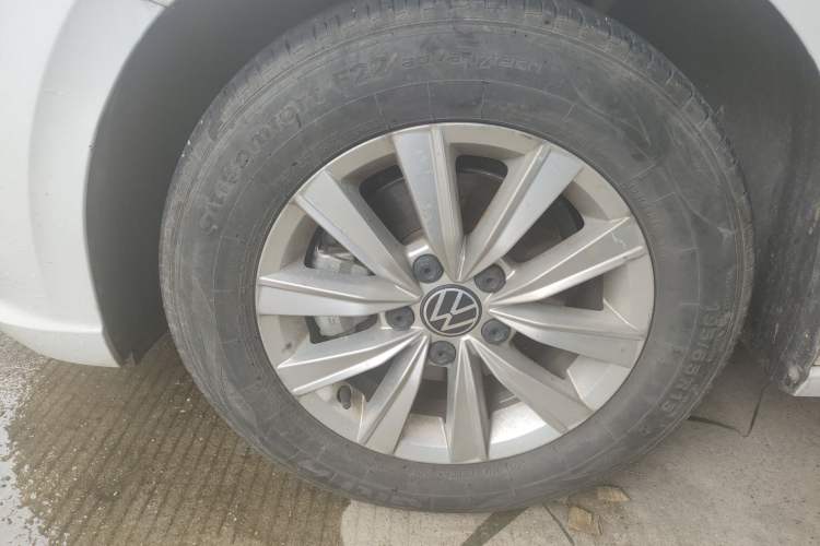 Used Volkswagen Lavida 2024 1.5L Automatic DeYi Edition Left Front Wheel Hub