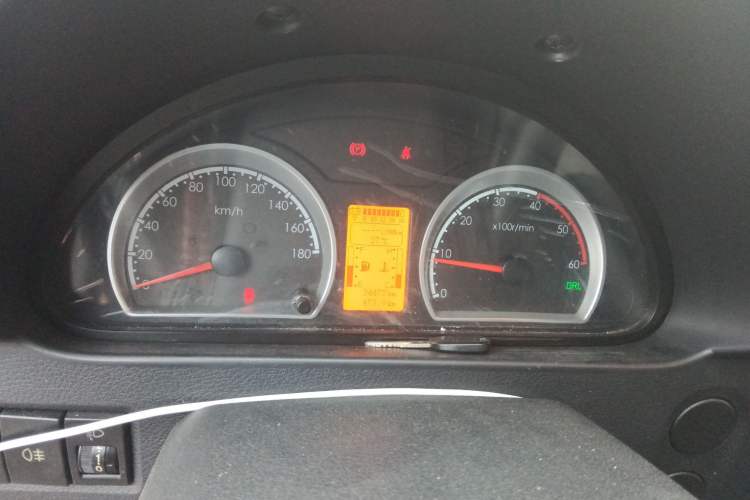 Used Dongfeng Yufeng 2021 2.0T Power King Front-Drive Logistics Vehicle Long Wheelbase Mid-Roof Design 6–9 Seats China VI Emission Standard ZD20
