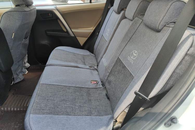 Used Toyota RAV4 2013 2.0L CVT Two-Wheel Drive Urban Edition
