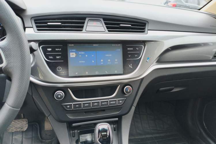 Used Geely Auto Emgrand 2017 Sedan Million Edition 1.5L CVT Upward Connectivity Version