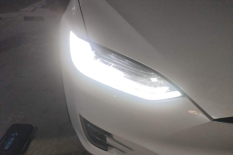 Used Tesla Model X 2019 Long-Range Version Right Front Headlight