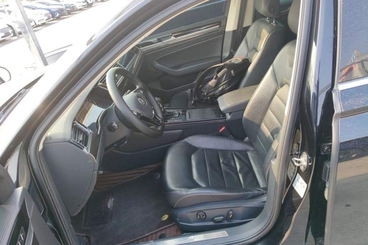 Used Volkswagen Phideon 2018 Revised Version 380TSI Two-Wheel Drive Business Edition