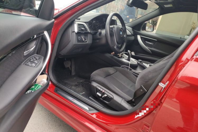 Used BMW 3 Series 2017 320i M Sport Interior 3