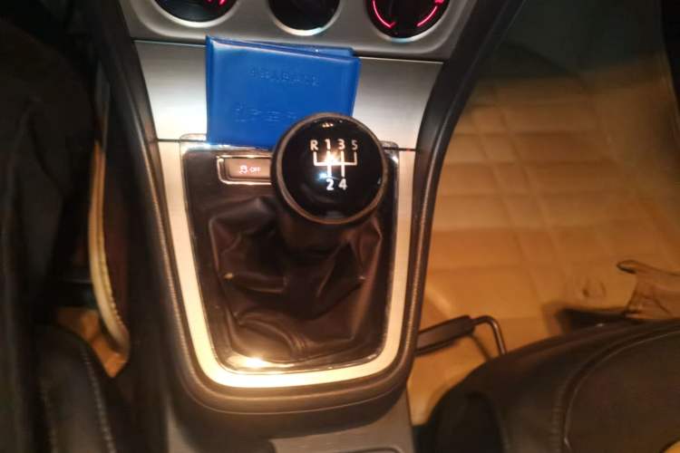 Used Volkswagen Lavida 2013 Restyled Classic 1.6L Manual Comfort Edition
