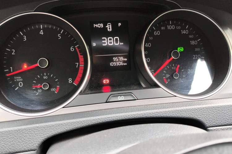 Used Volkswagen Golf 2016 1.6L Automatic Fashion Model