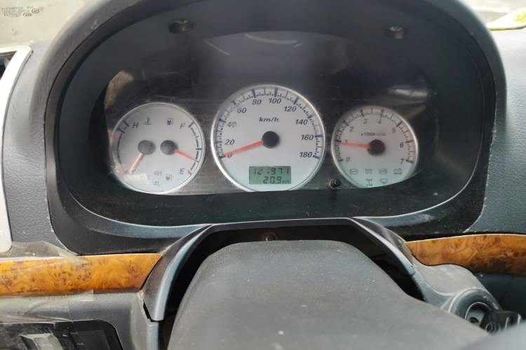 Used Golden Dragon Hiace 2010 2.2L Standard-Wheelbase Advanced Version 491Q-M Odometer Close Up