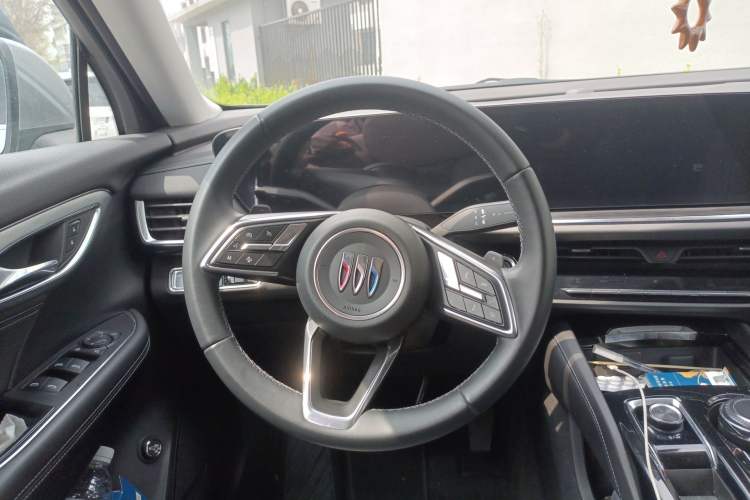 Used Buick Envision 2025 25T Entry-Grade Platinum Edition Steering Wheel