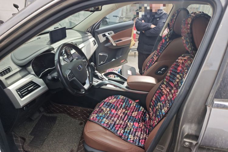 Used Geely Auto Emgrand X7 Sport 2018 1.8TD Automatic Two-Wheel Drive ZhiZun Model with 4G Connectivity
