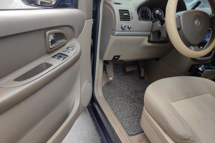 Used Buick GL8 2014 2.4L Classic Edition Driver Seat